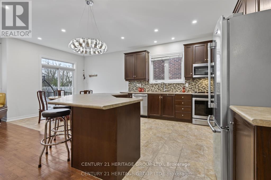 136 RIVEREDGE DRIVE - 9