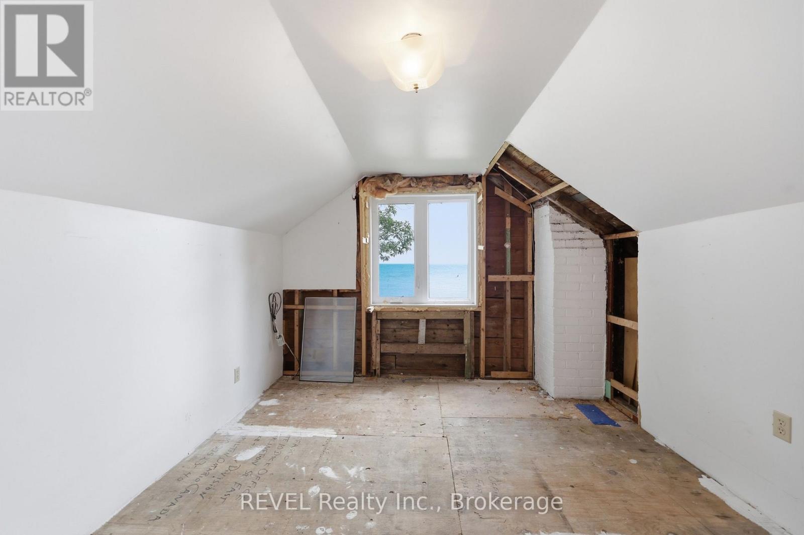 26 LAKE ROAD - 19