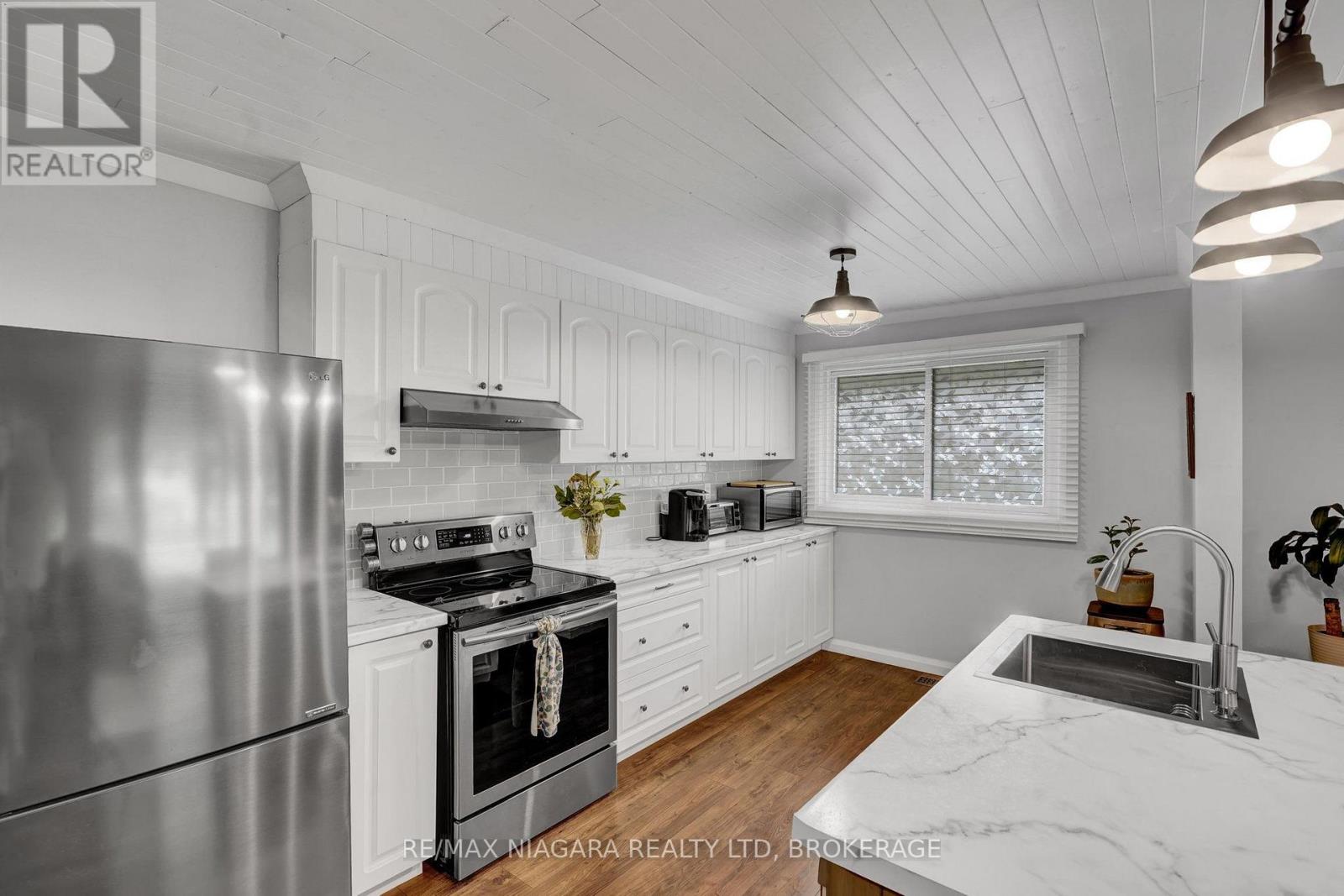3528 HARVARD AVENUE - 11