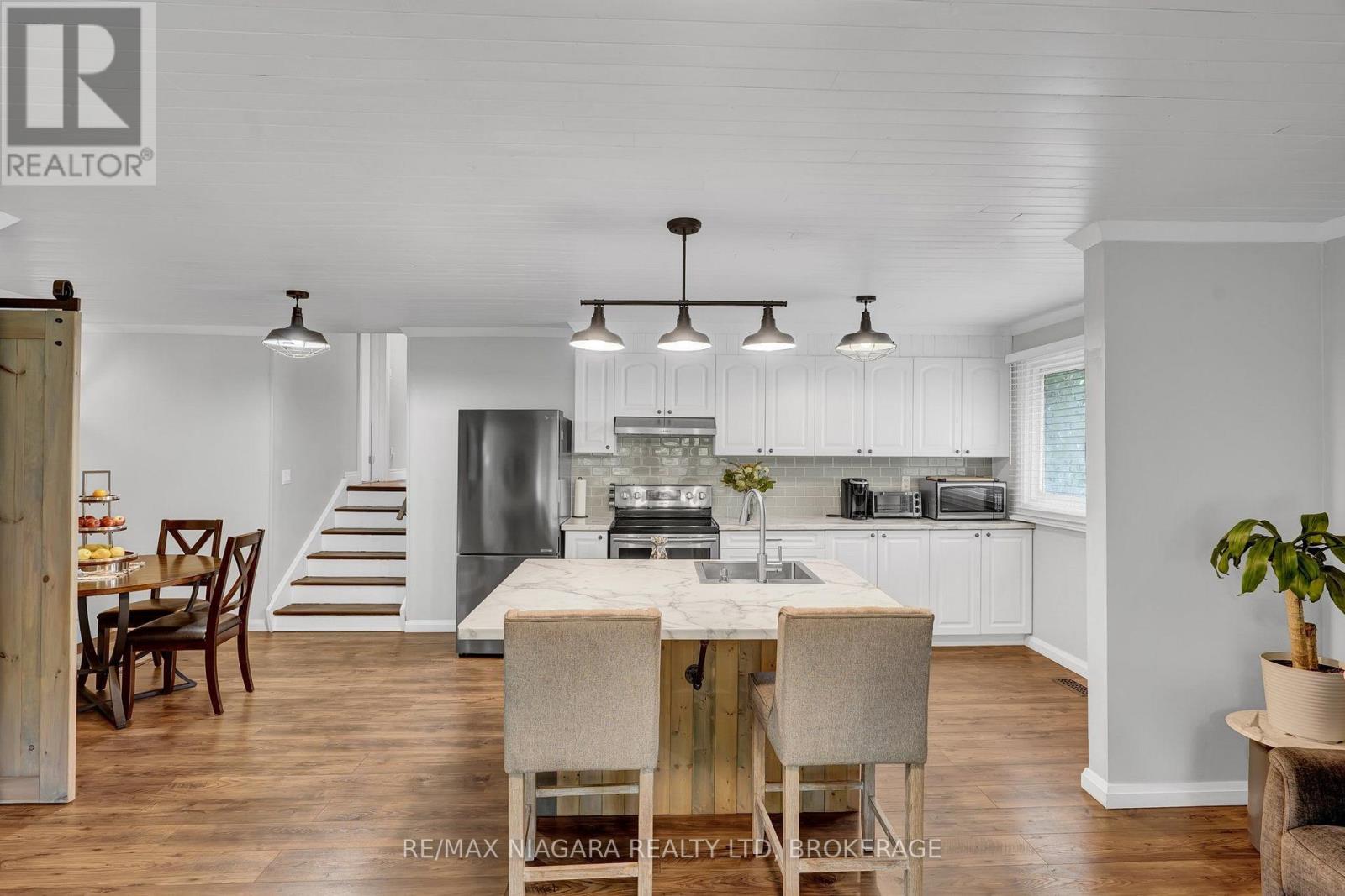 3528 HARVARD AVENUE - 12