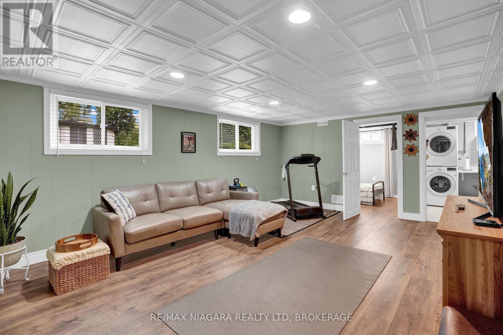 3528 HARVARD AVENUE - 27