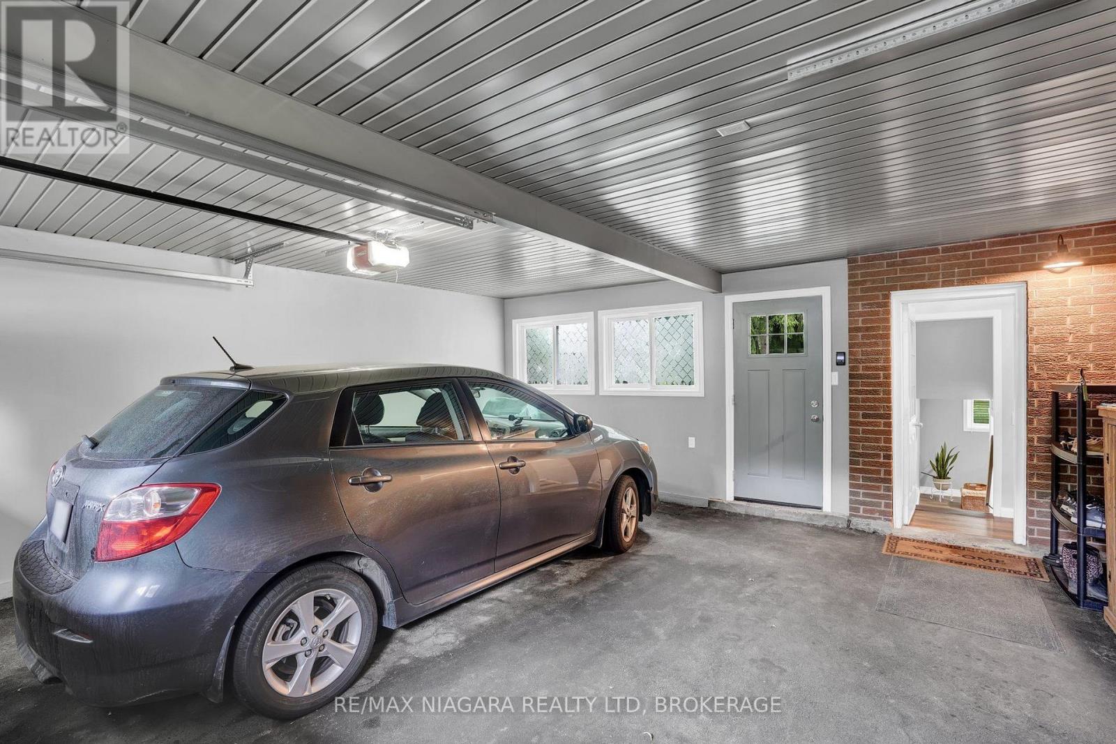 3528 HARVARD AVENUE - 35