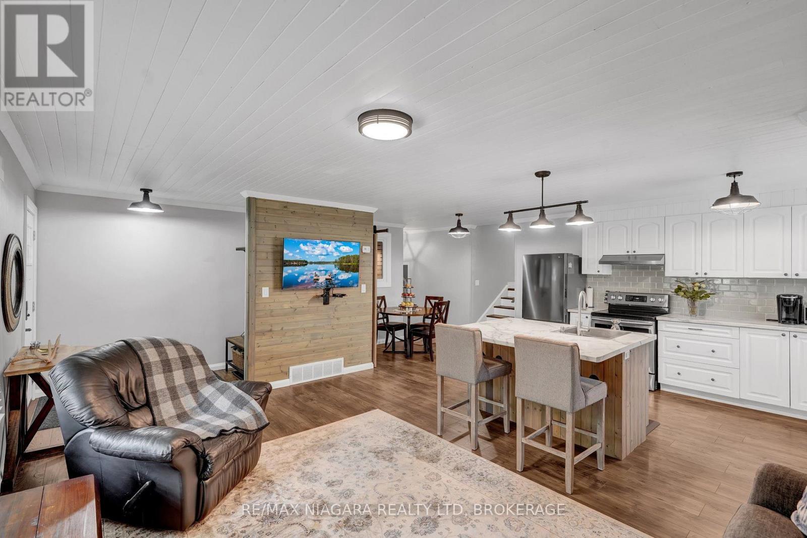 3528 HARVARD AVENUE - 5