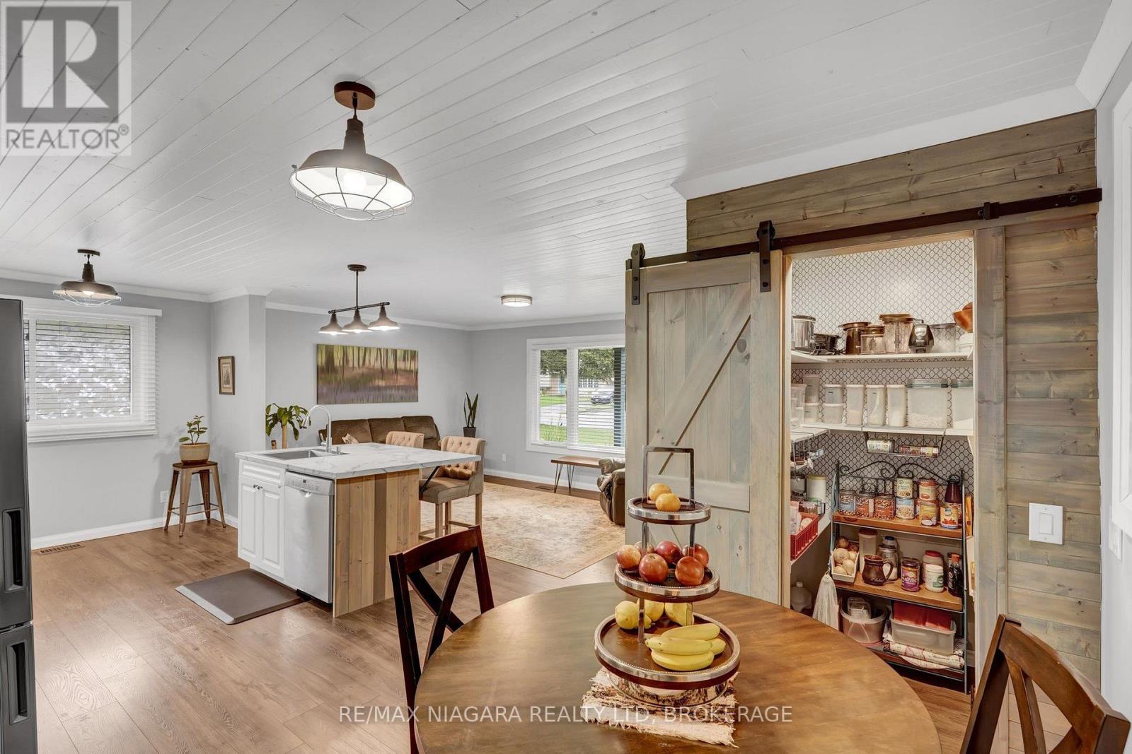 3528 HARVARD AVENUE - 8