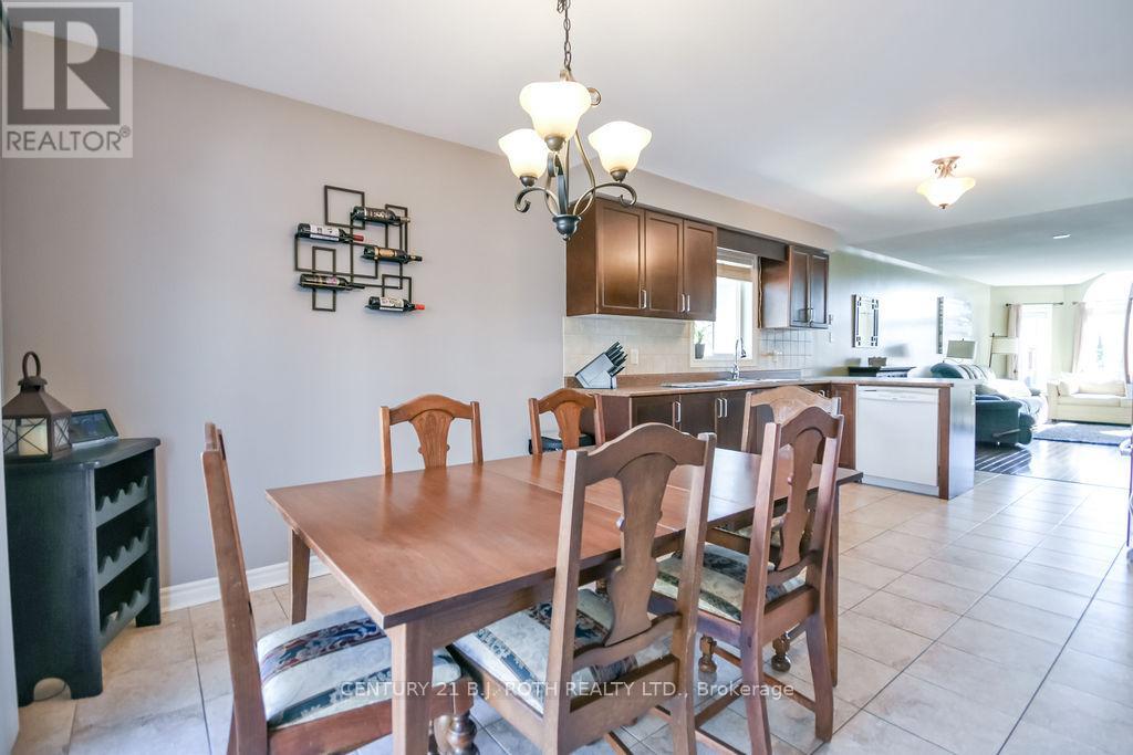 12 WHITE CRESCENT - 13