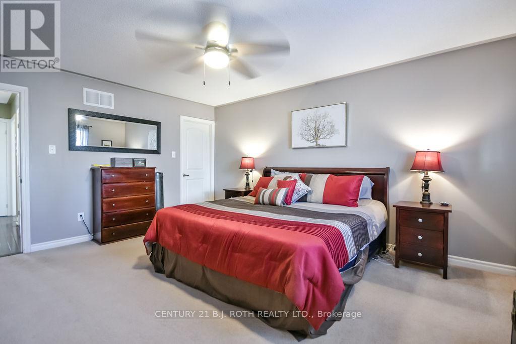 12 WHITE CRESCENT - 14