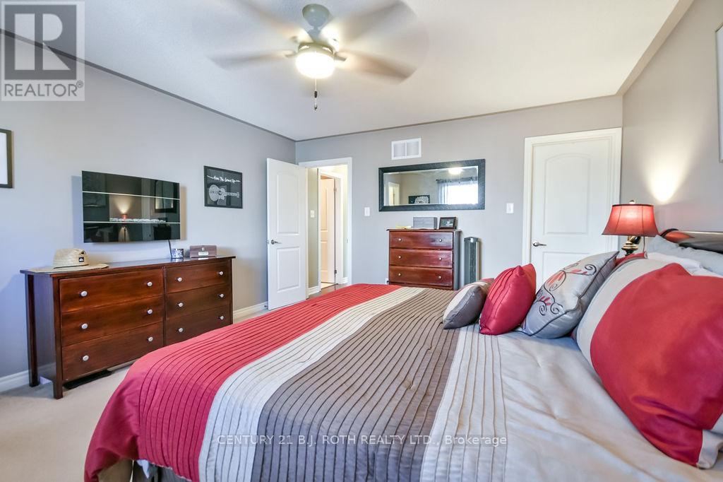 12 WHITE CRESCENT - 15