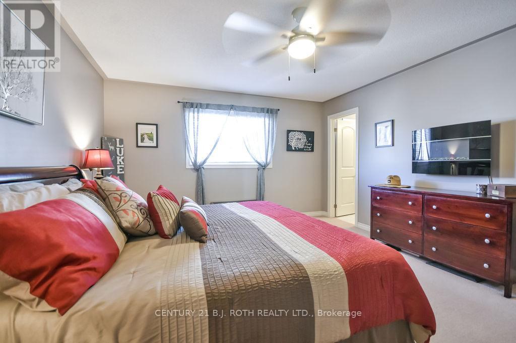 12 WHITE CRESCENT - 16