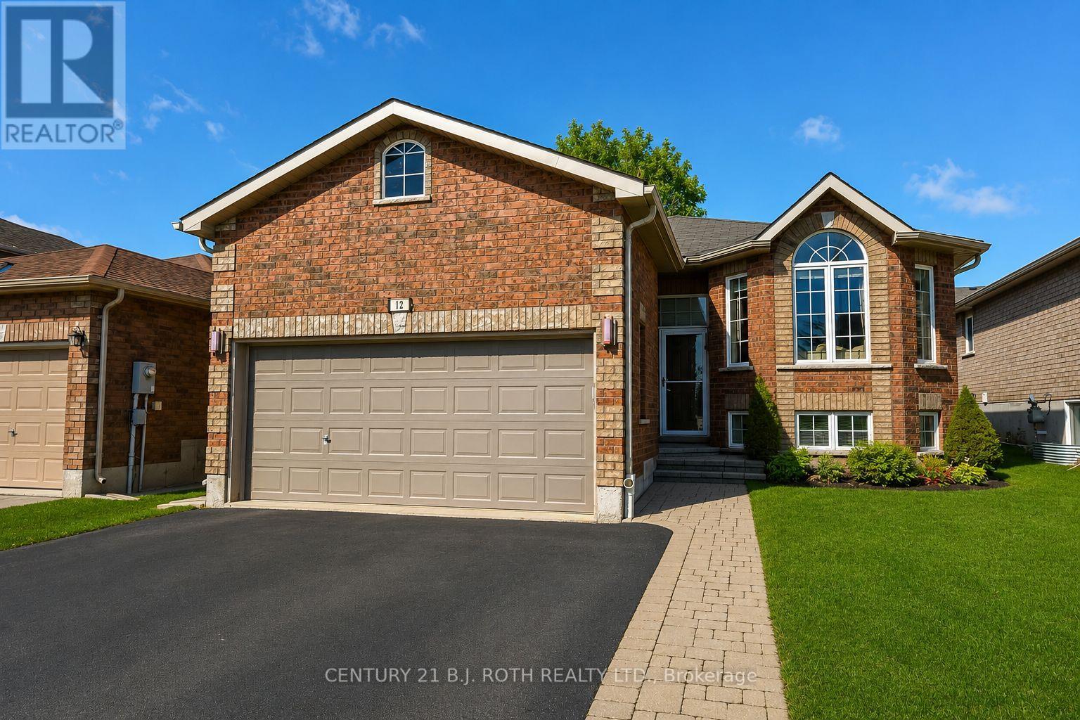 12 WHITE CRESCENT - 2