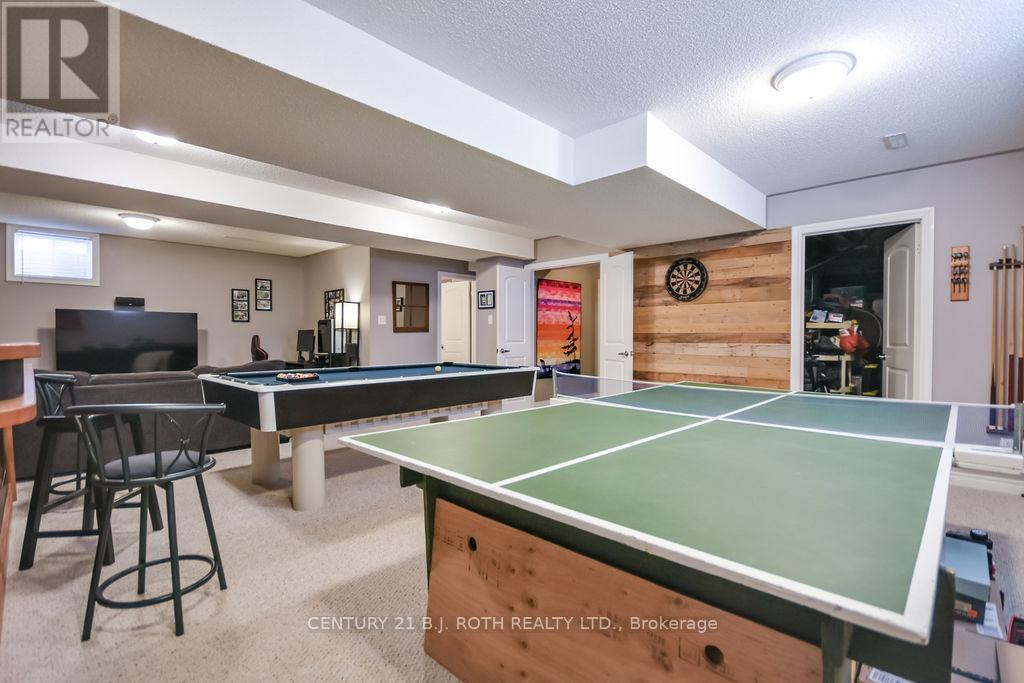 12 WHITE CRESCENT - 24