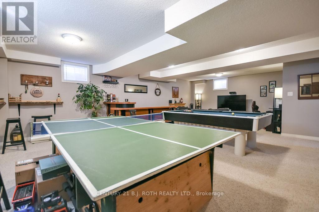 12 WHITE CRESCENT - 25