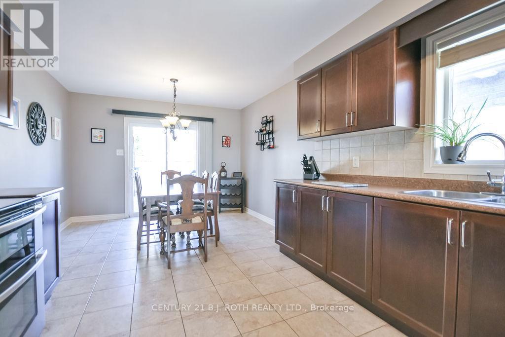 12 WHITE CRESCENT - 9
