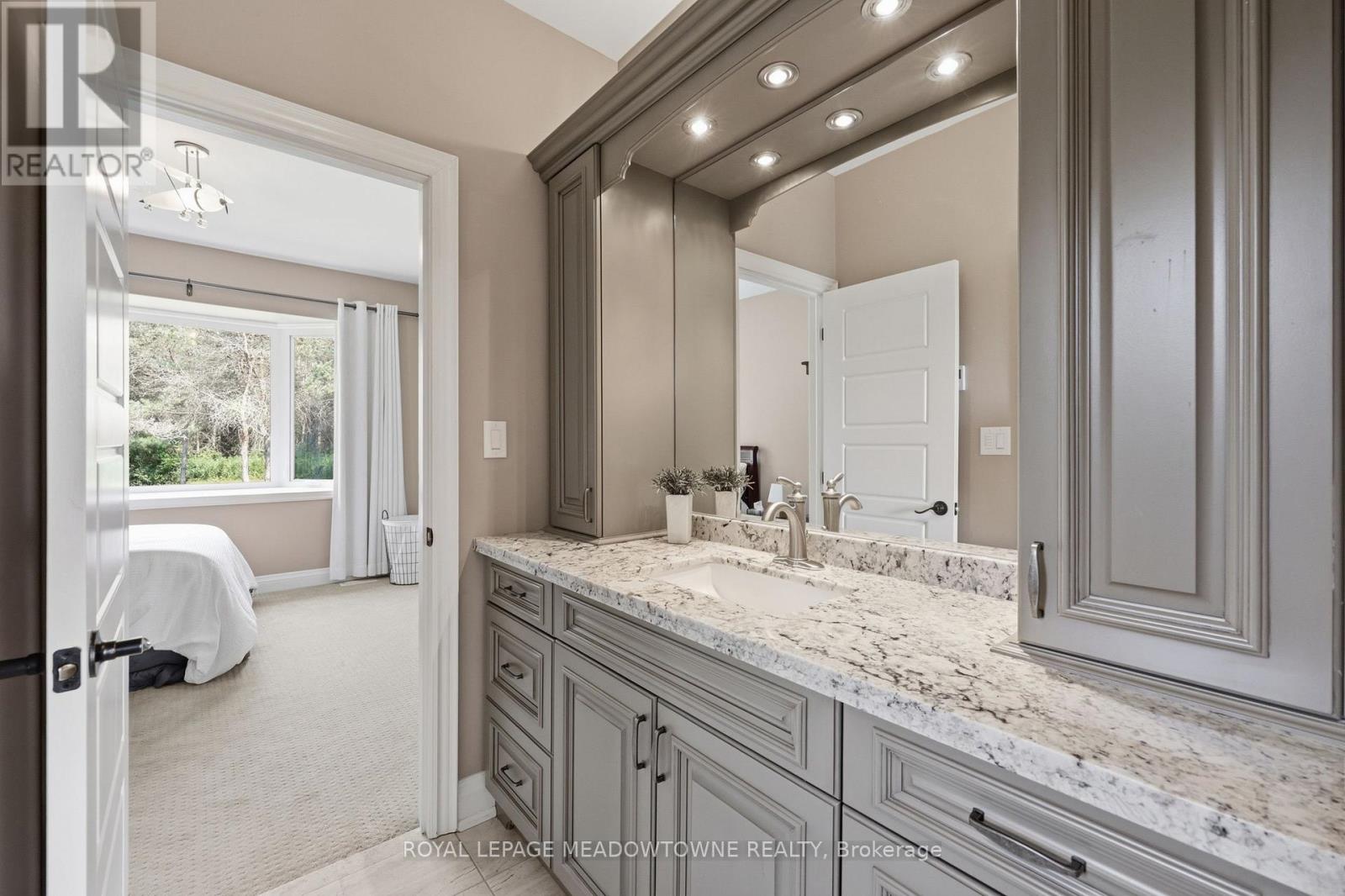 20 BUCKSTOWN TRAIL - 40
