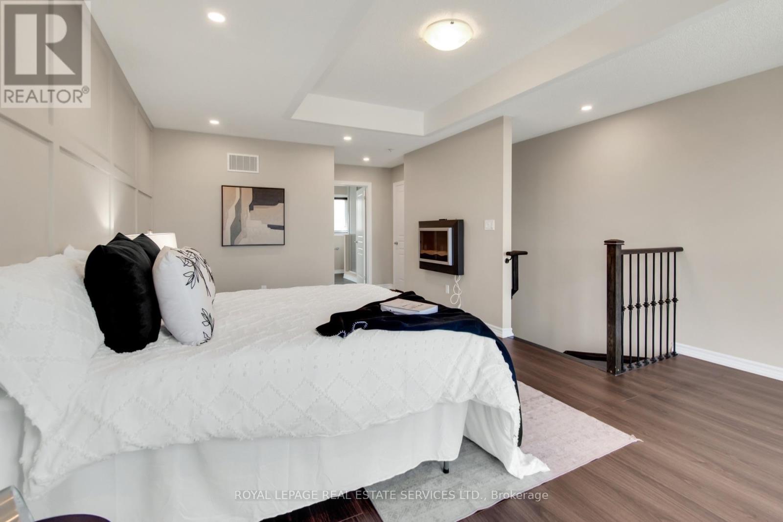 #47 636 EVANS AVENUE - 17