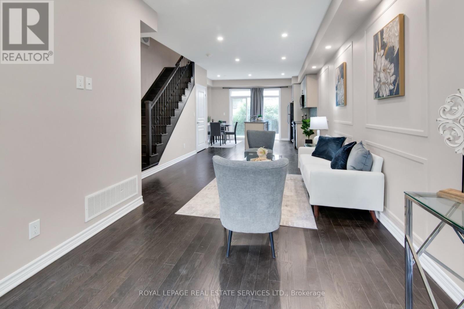 #47 636 EVANS AVENUE - 3