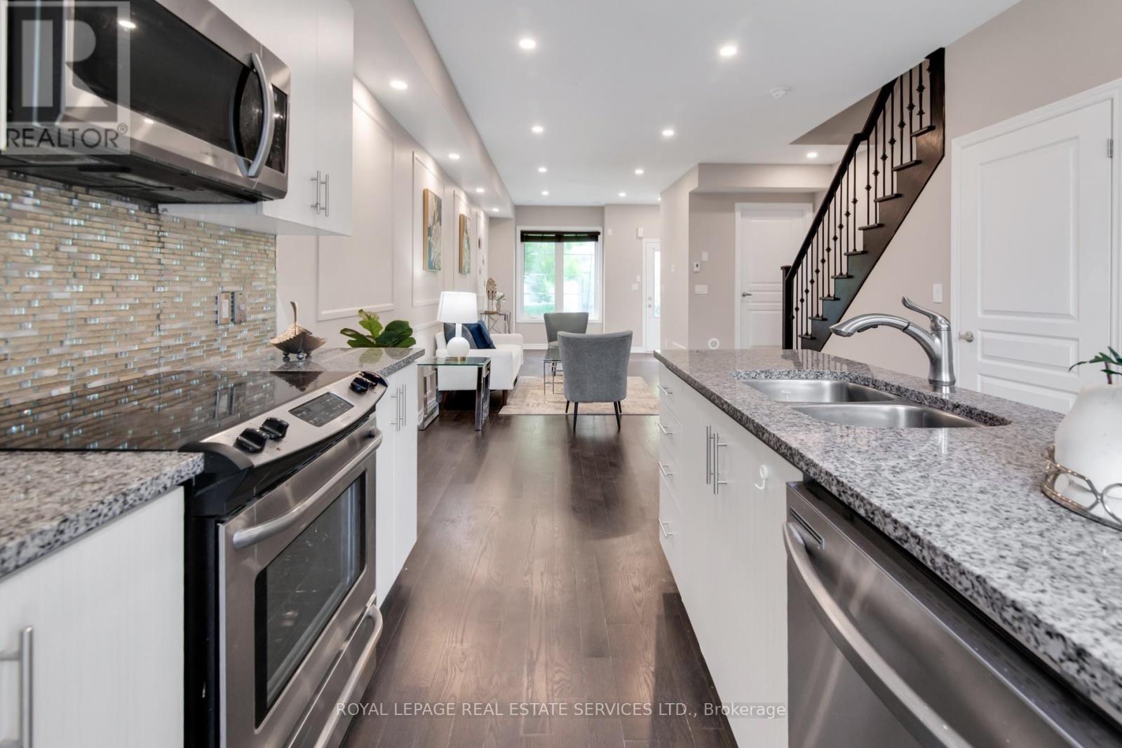 #47 636 EVANS AVENUE - 6