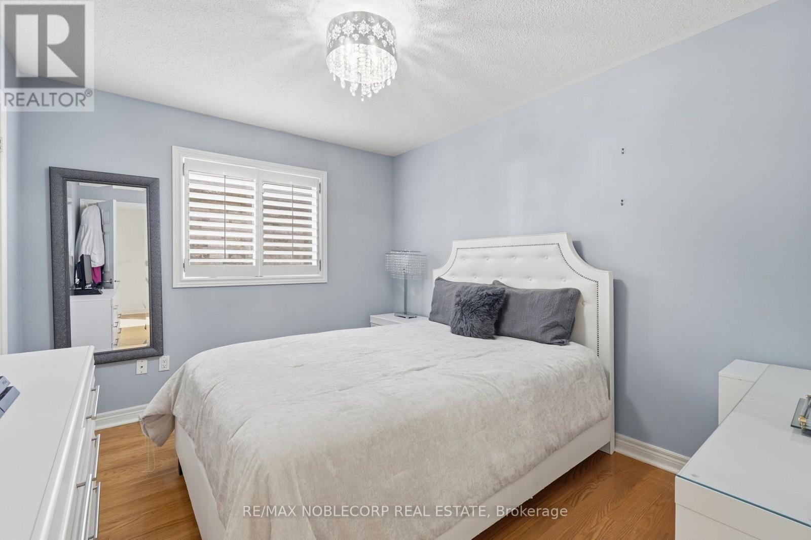 111 EMILY CARR CRESCENT - 27