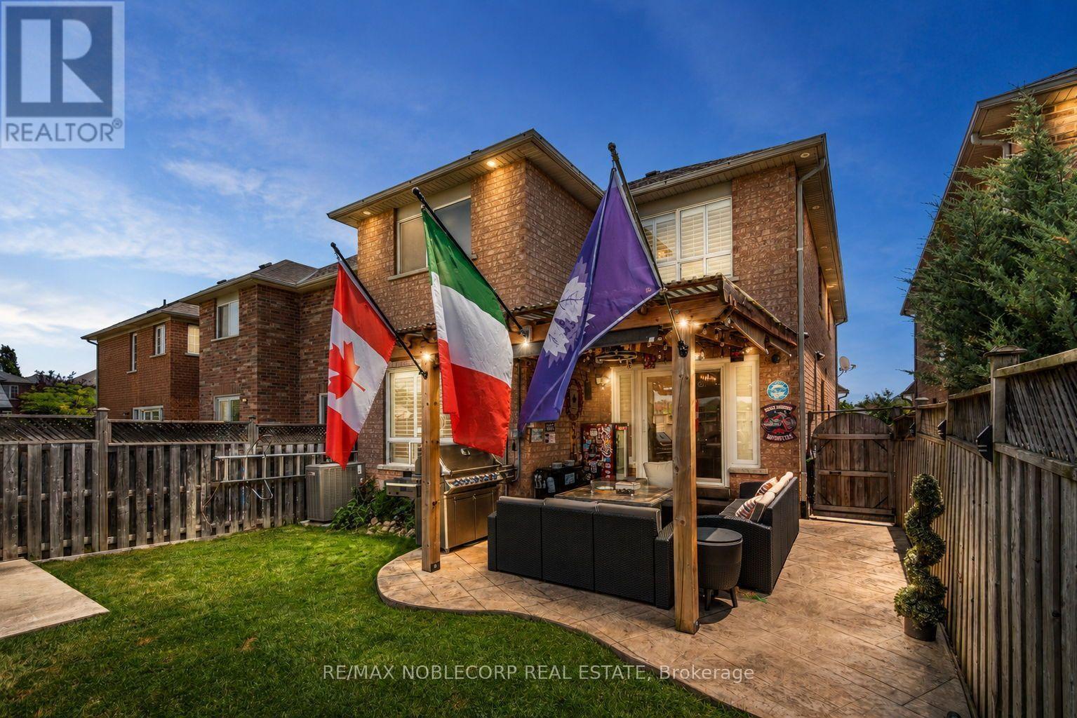 111 EMILY CARR CRESCENT - 36