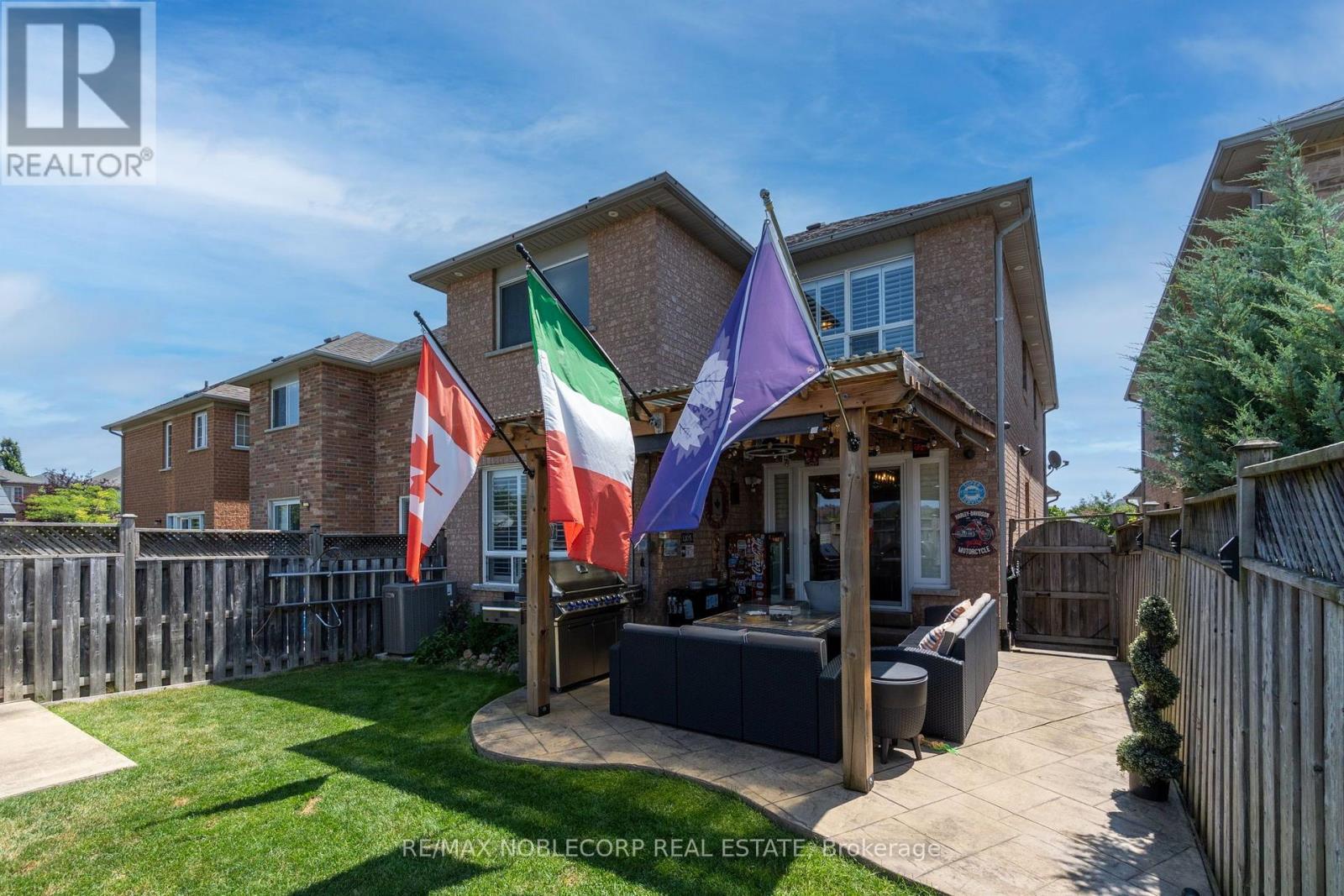 111 EMILY CARR CRESCENT - 37