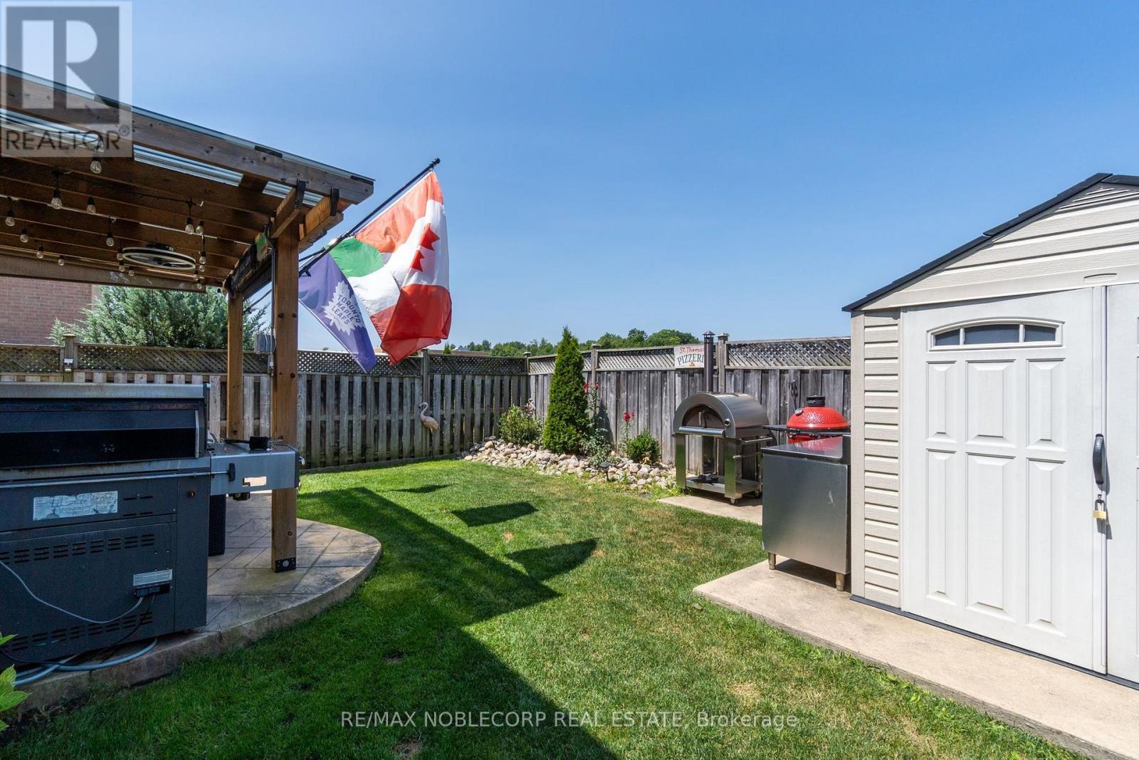 111 EMILY CARR CRESCENT - 40
