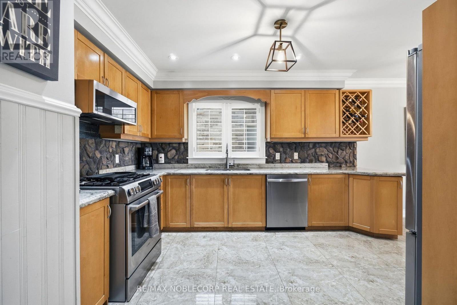 111 EMILY CARR CRESCENT - 8