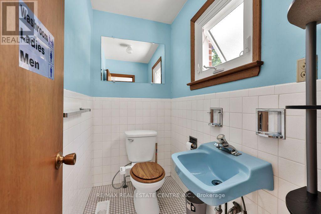 1366 ALDO DRIVE - 19