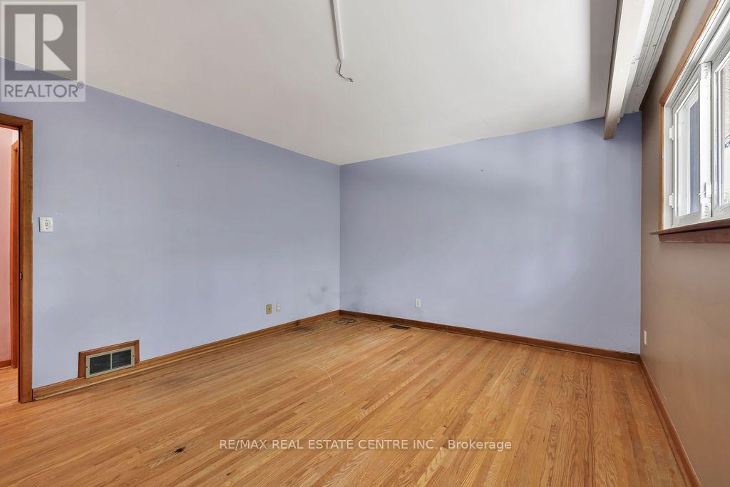 1366 ALDO DRIVE - 25