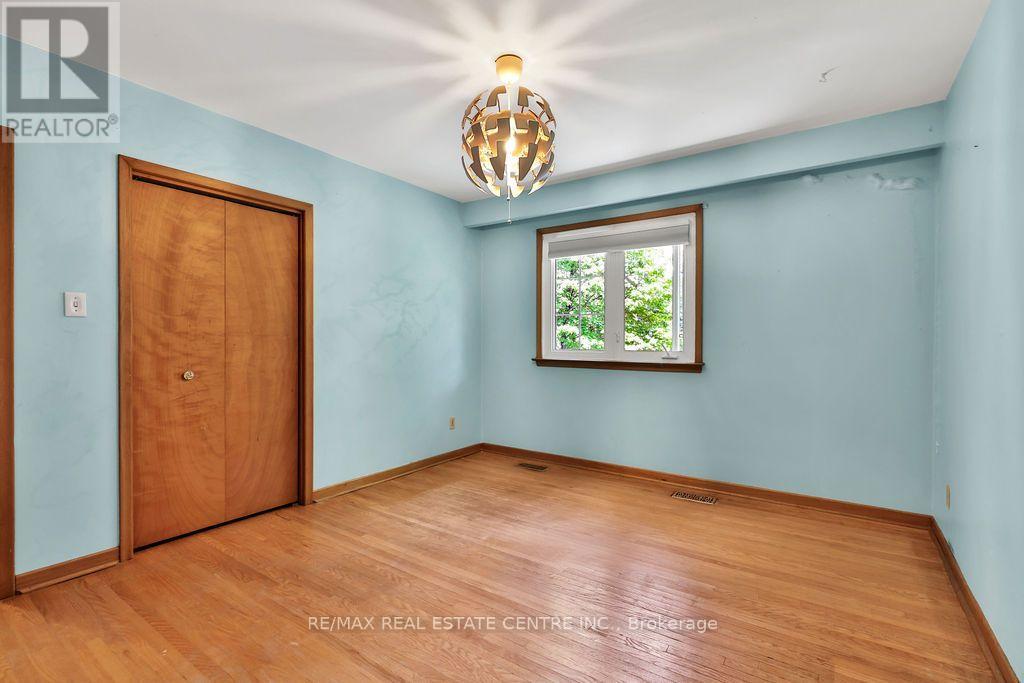 1366 ALDO DRIVE - 27