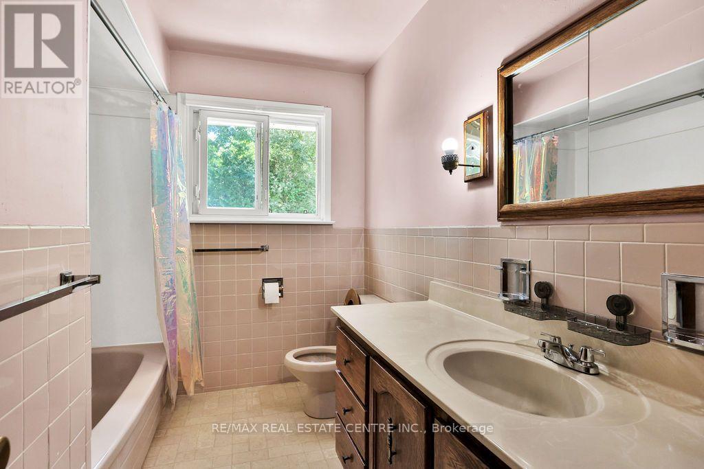 1366 ALDO DRIVE - 30
