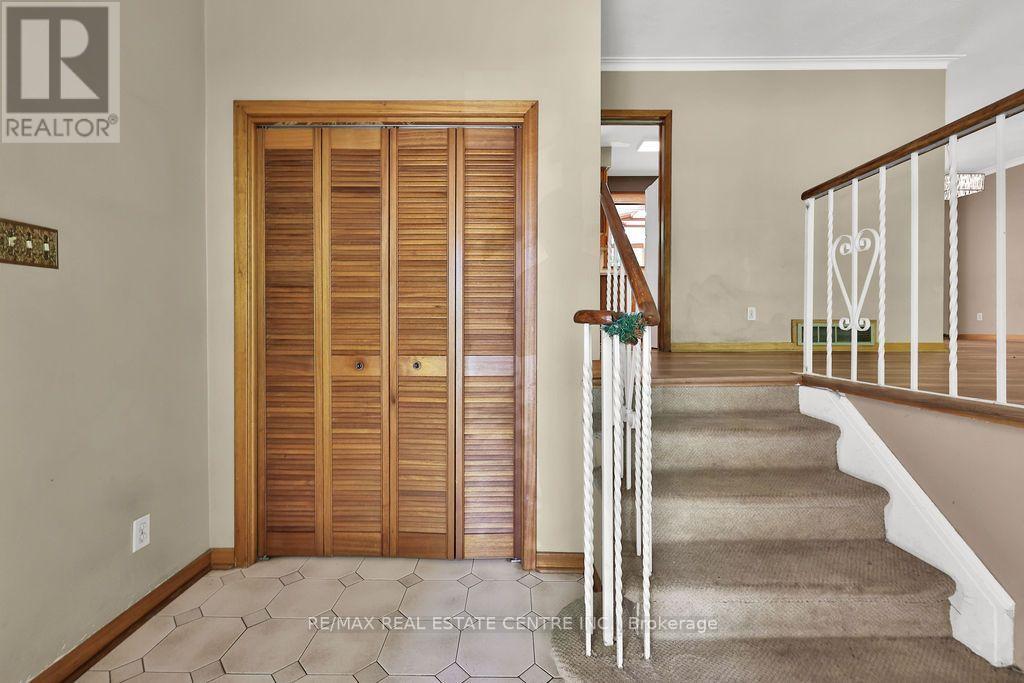1366 ALDO DRIVE - 4