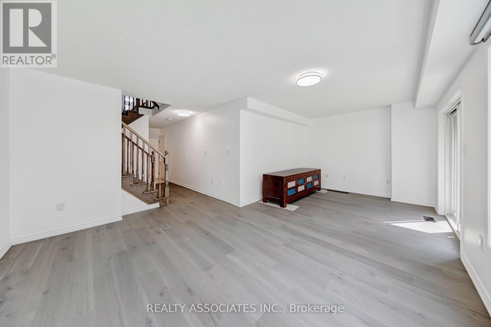 17 VAUDEVILLE DRIVE - Image 10