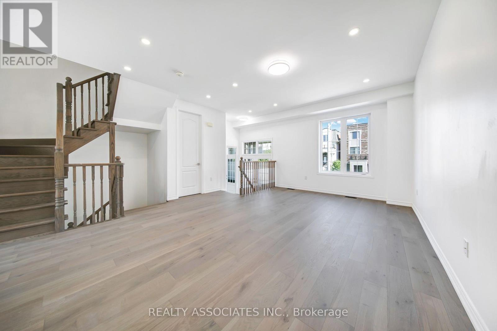 17 VAUDEVILLE DRIVE - 5