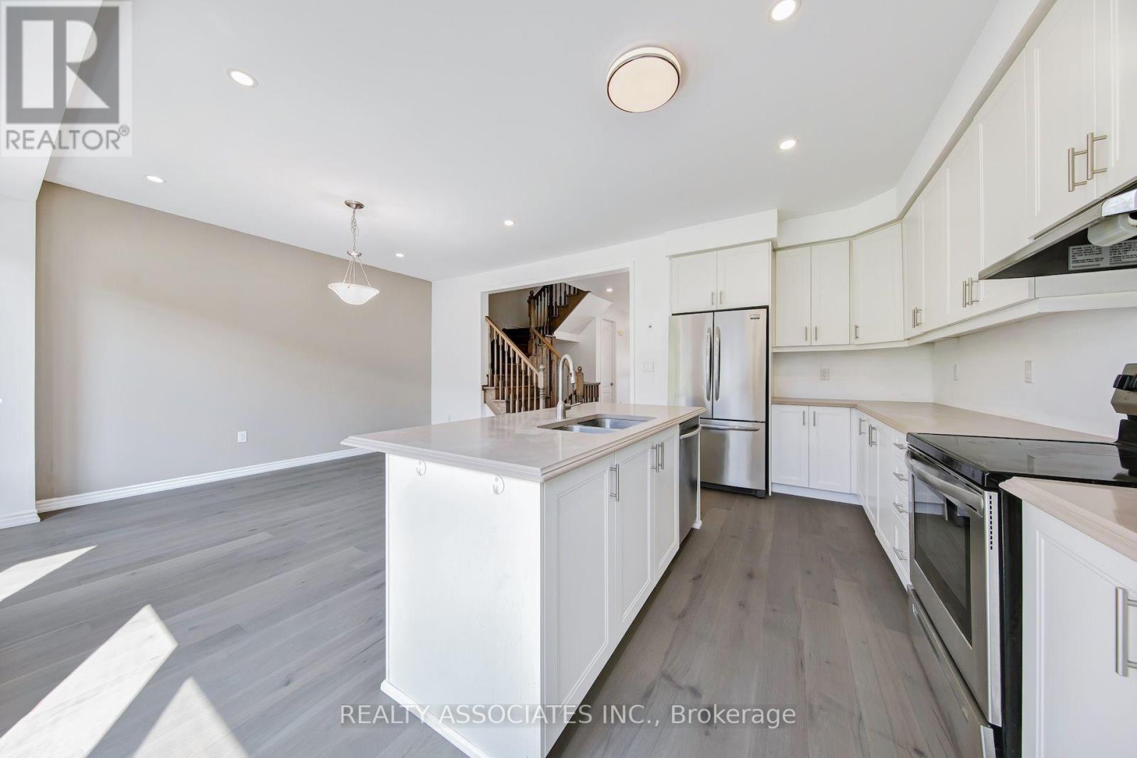 17 VAUDEVILLE DRIVE - 7