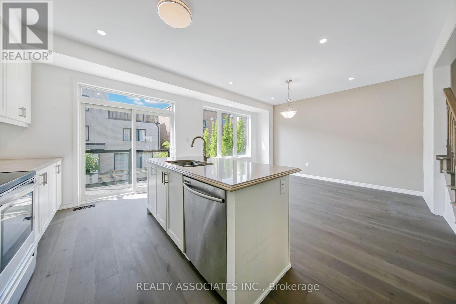 17 VAUDEVILLE DRIVE - 8