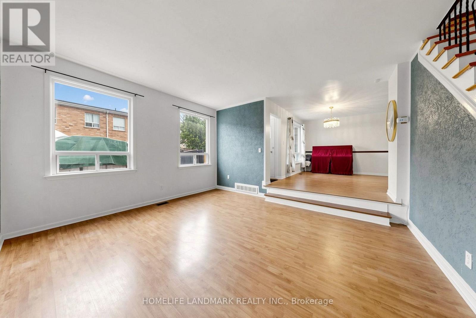 #6 61 ARDGLEN DRIVE - 10