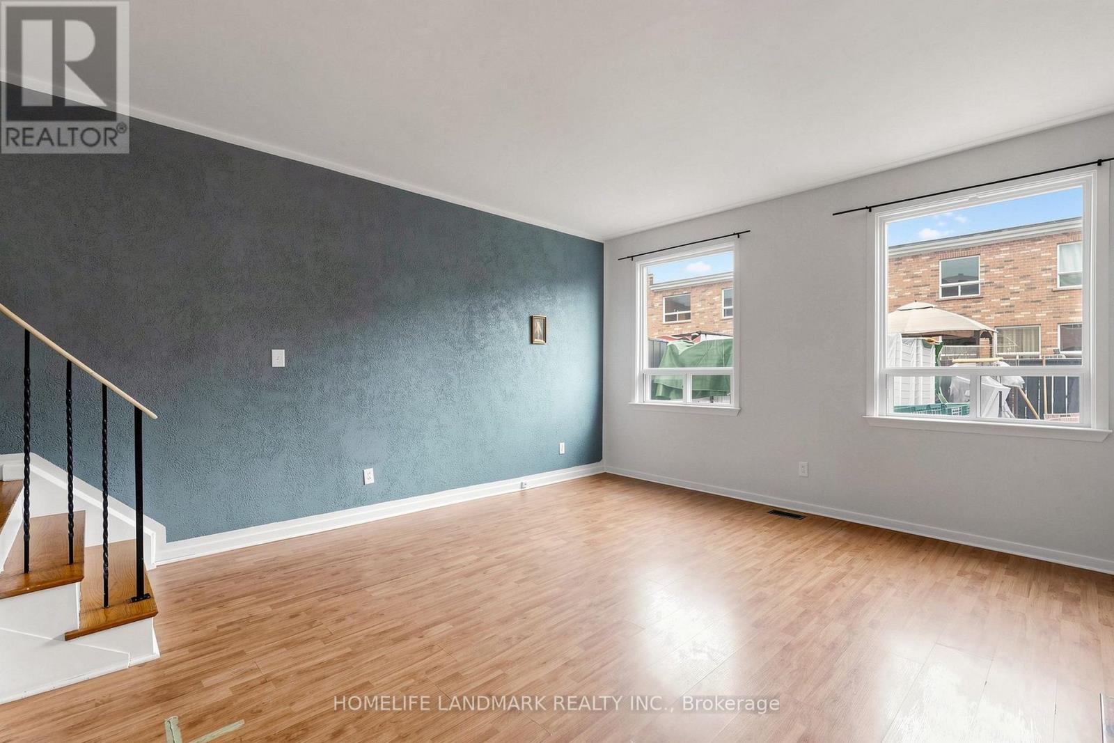 #6 61 ARDGLEN DRIVE - 12
