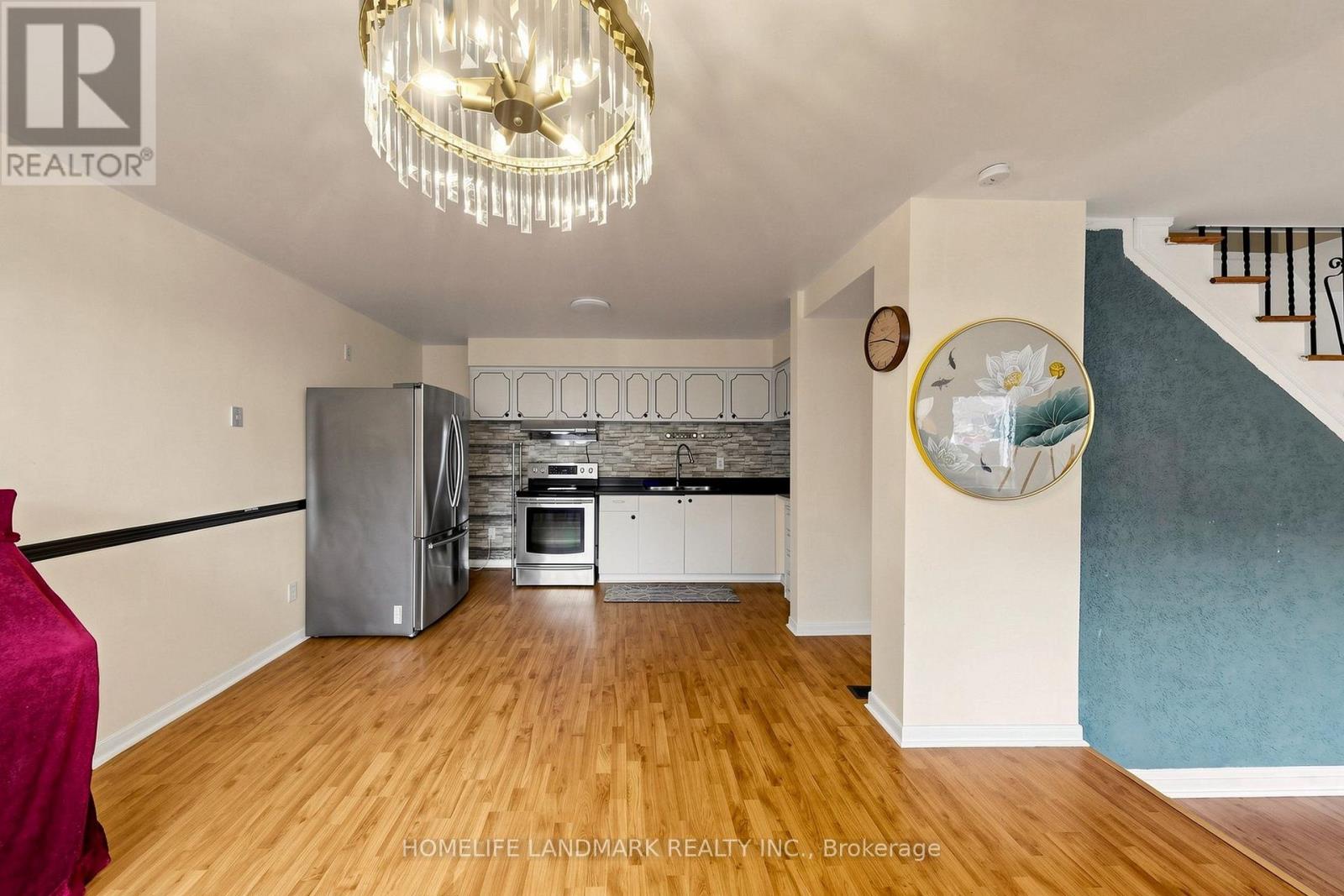 #6 61 ARDGLEN DRIVE - 16