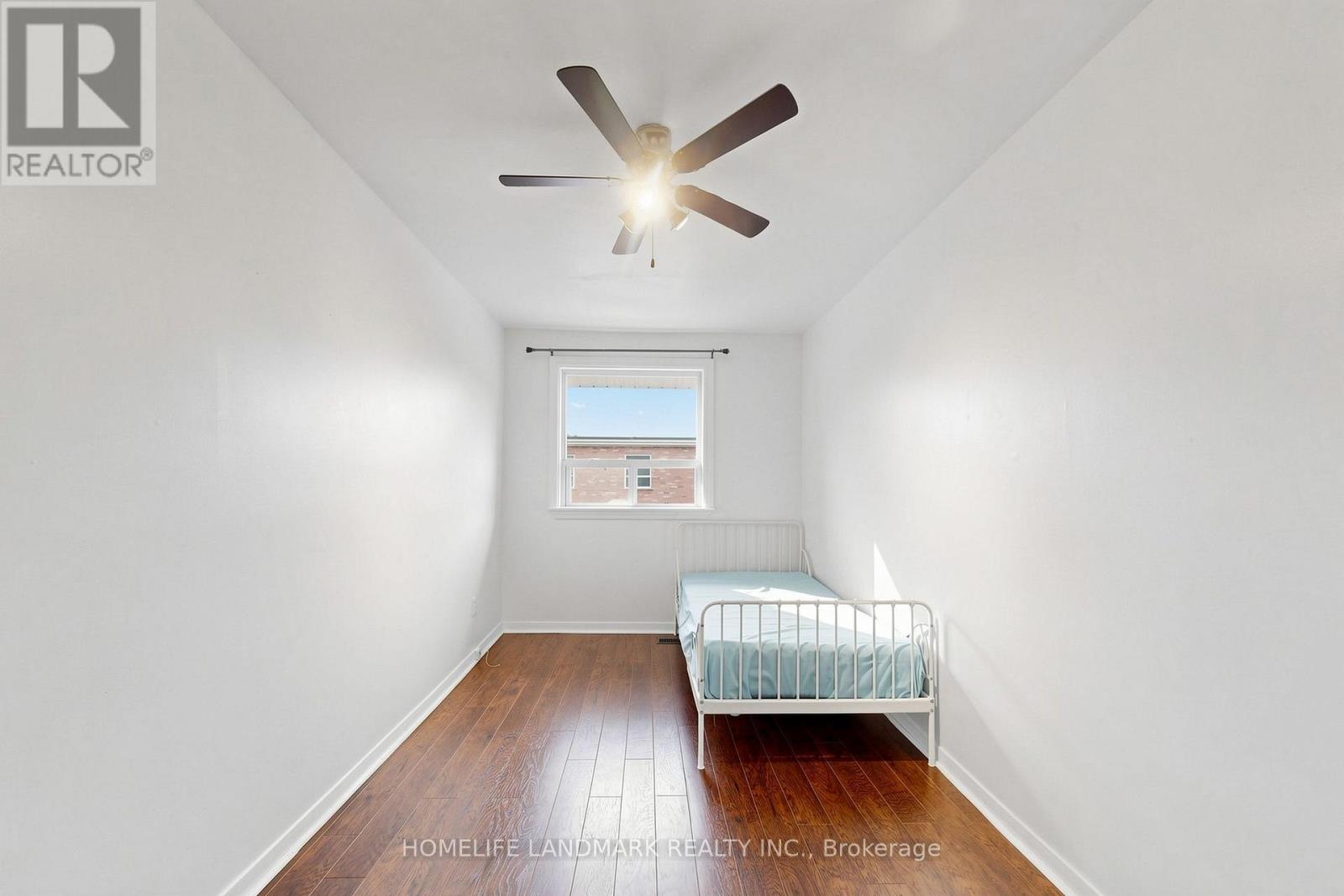 #6 61 ARDGLEN DRIVE - 26