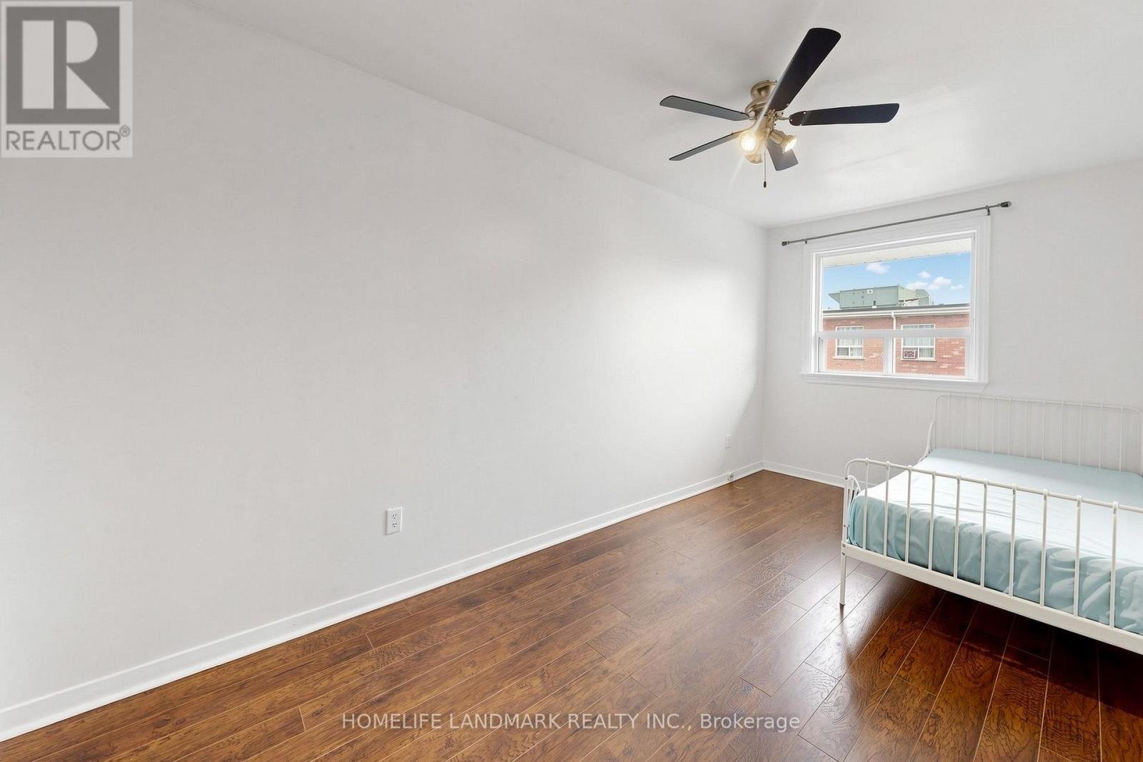 #6 61 ARDGLEN DRIVE - 27
