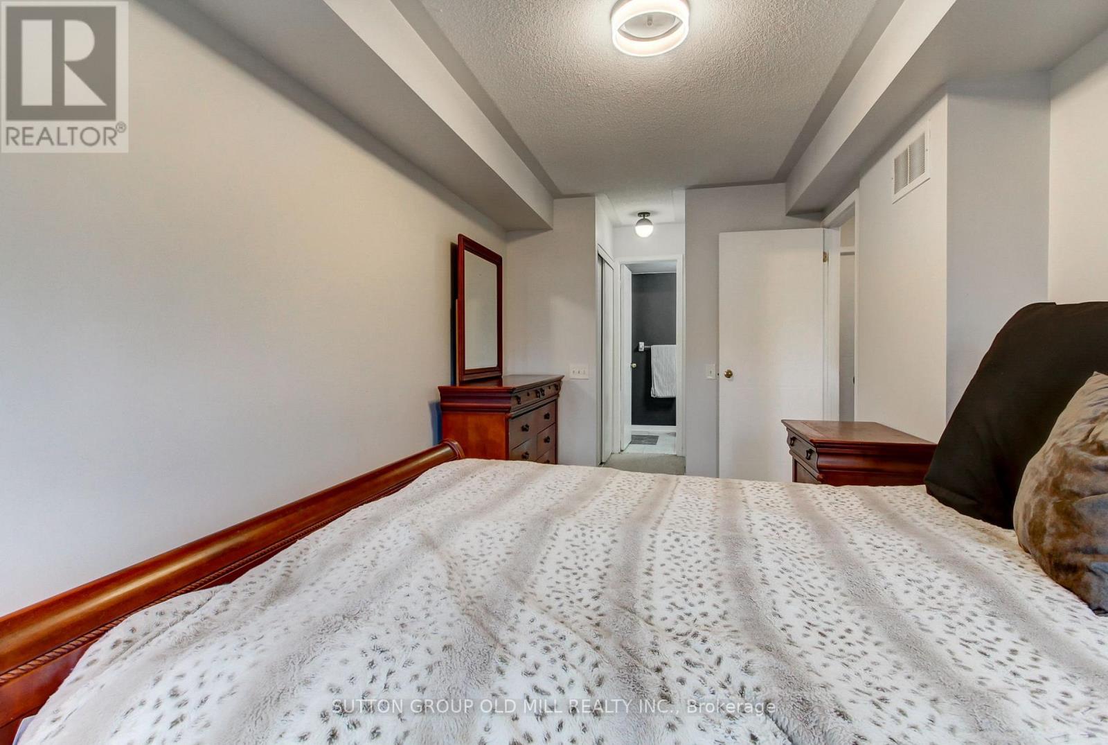 #167 760 LAWRENCE AVENUE W - 20