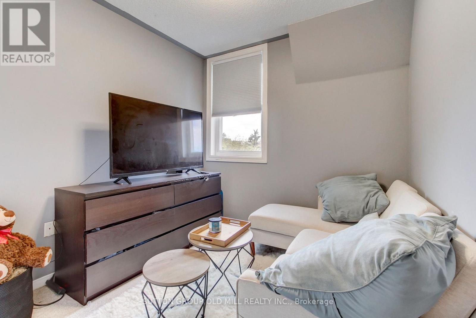 #167 760 LAWRENCE AVENUE W - 23