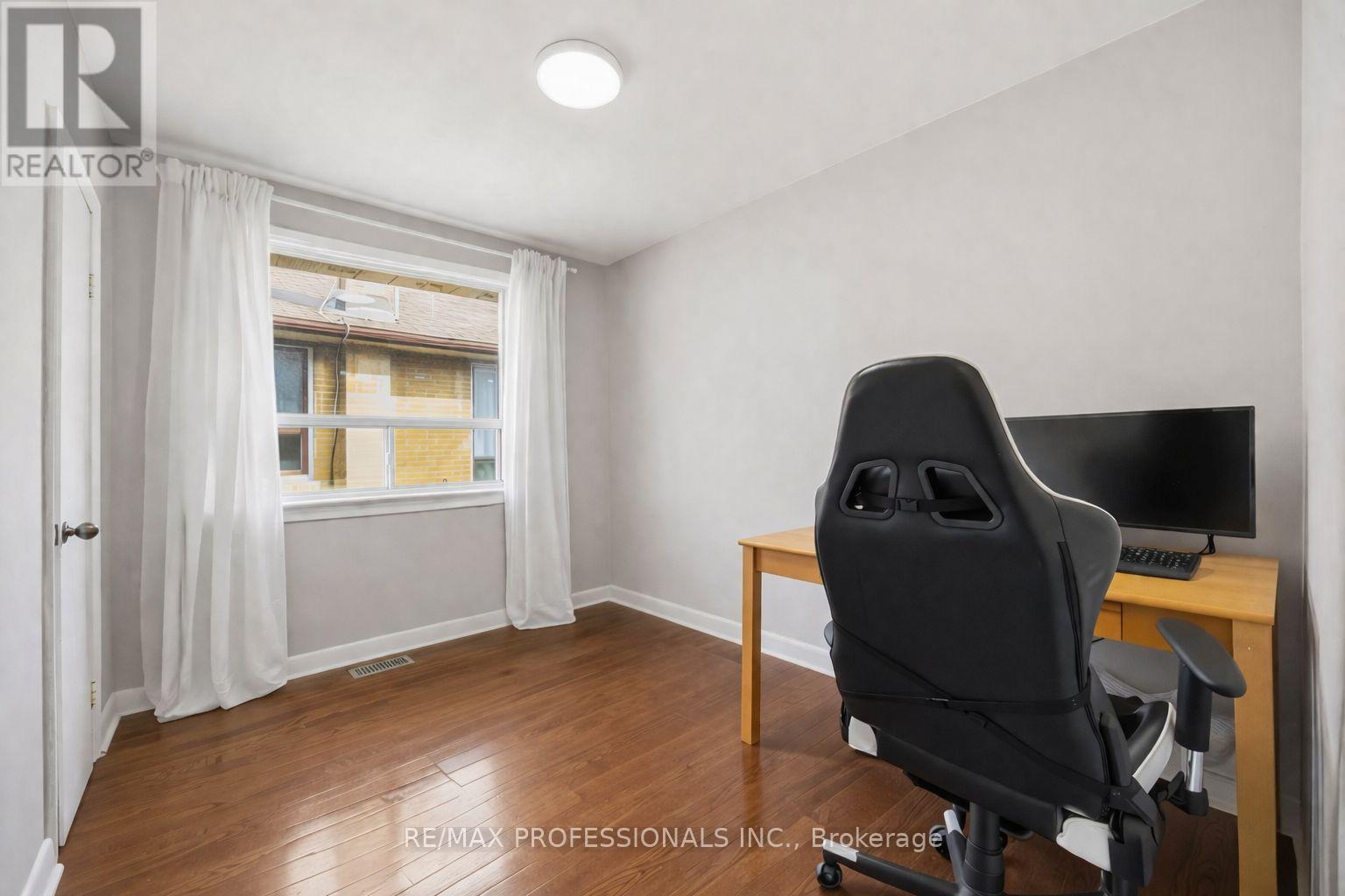 14 DASHWOOD CRESCENT - 12