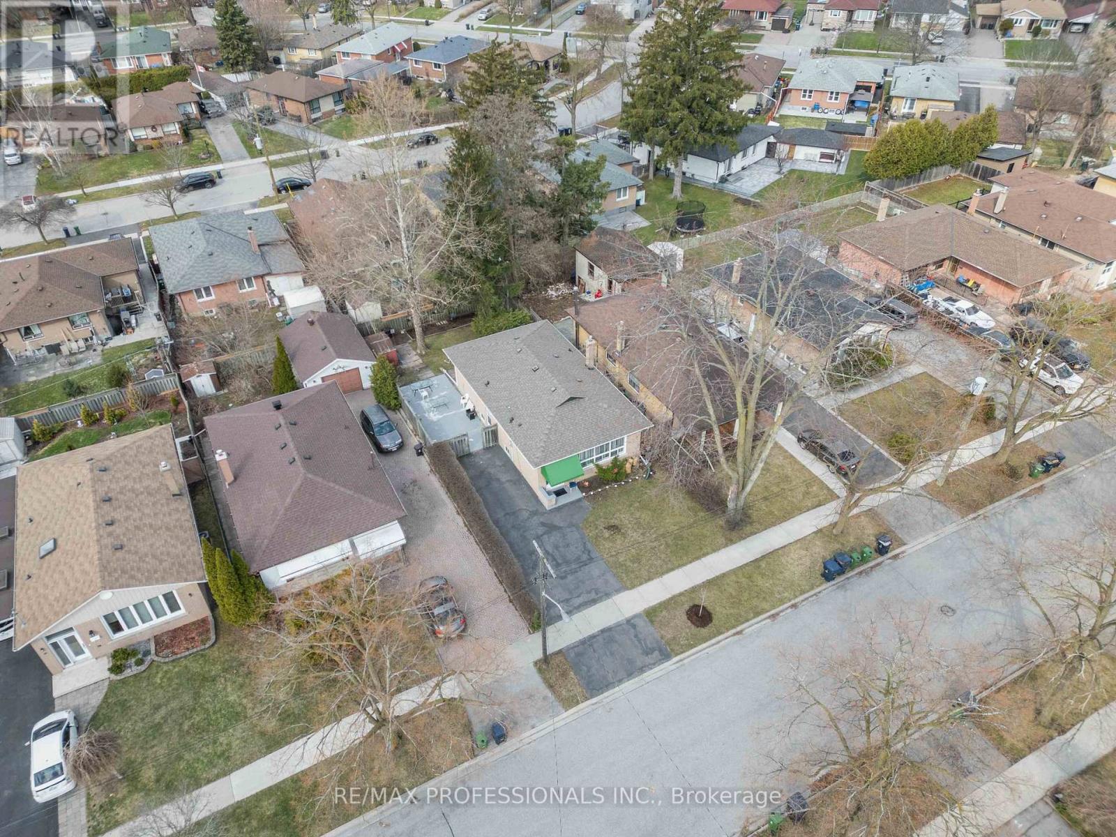 14 DASHWOOD CRESCENT - 26