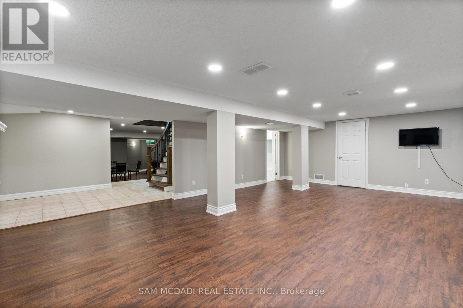 1195 CRESTDALE ROAD - 37