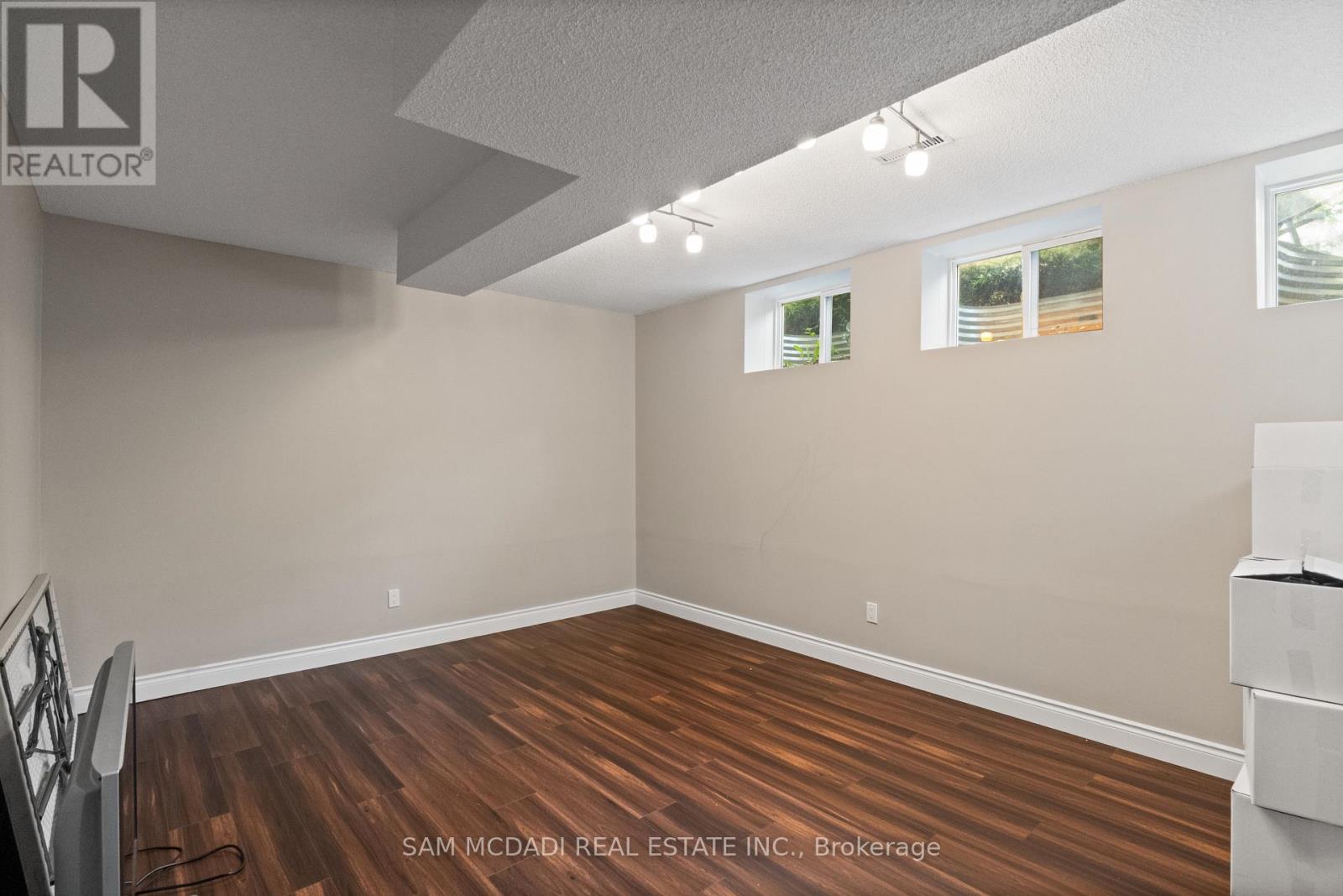 1195 CRESTDALE ROAD - 42