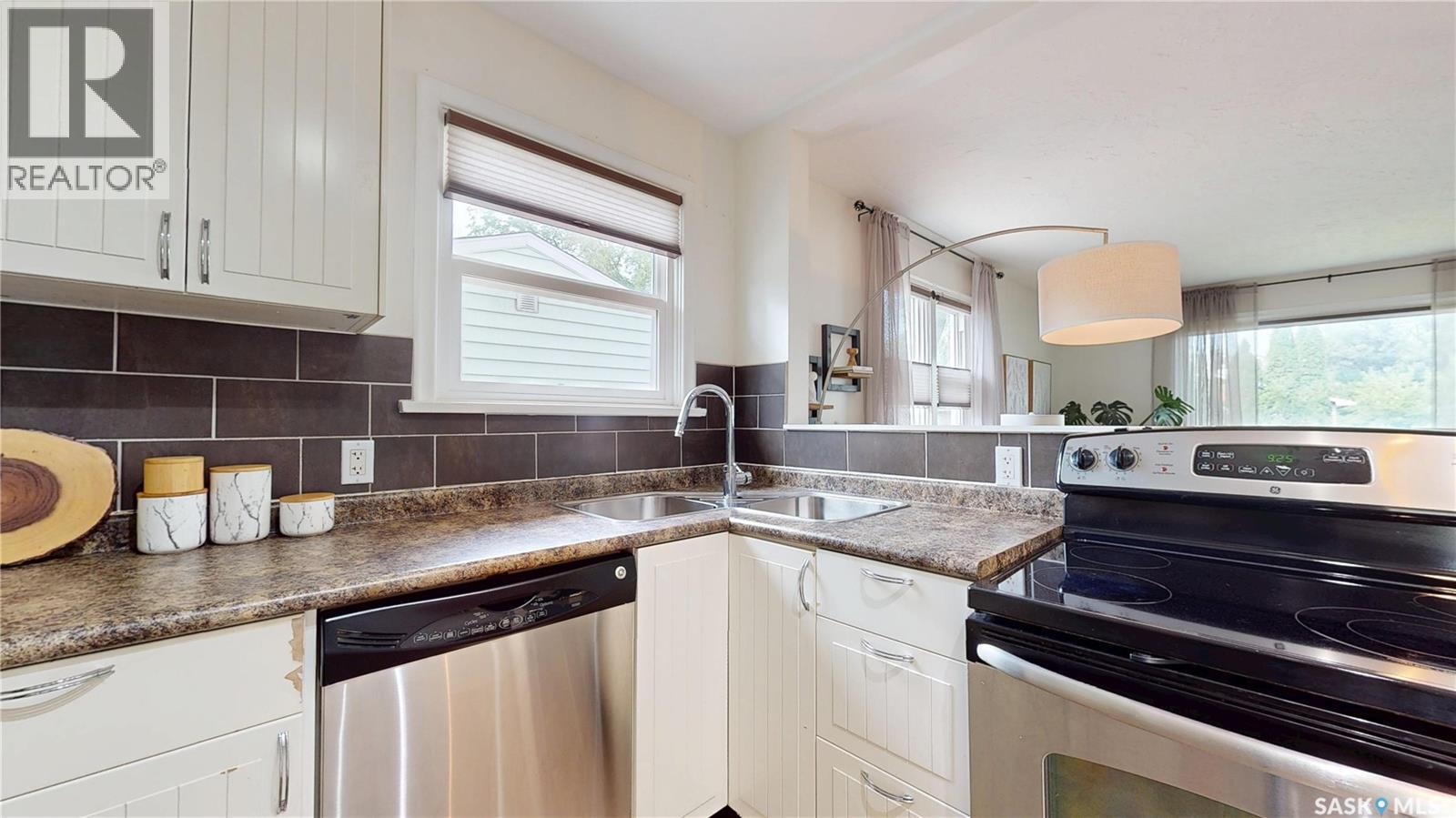 1333 Empress STREET - Image 16