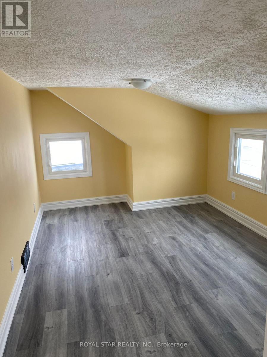 582 GARAFRAXA STREET S - 16