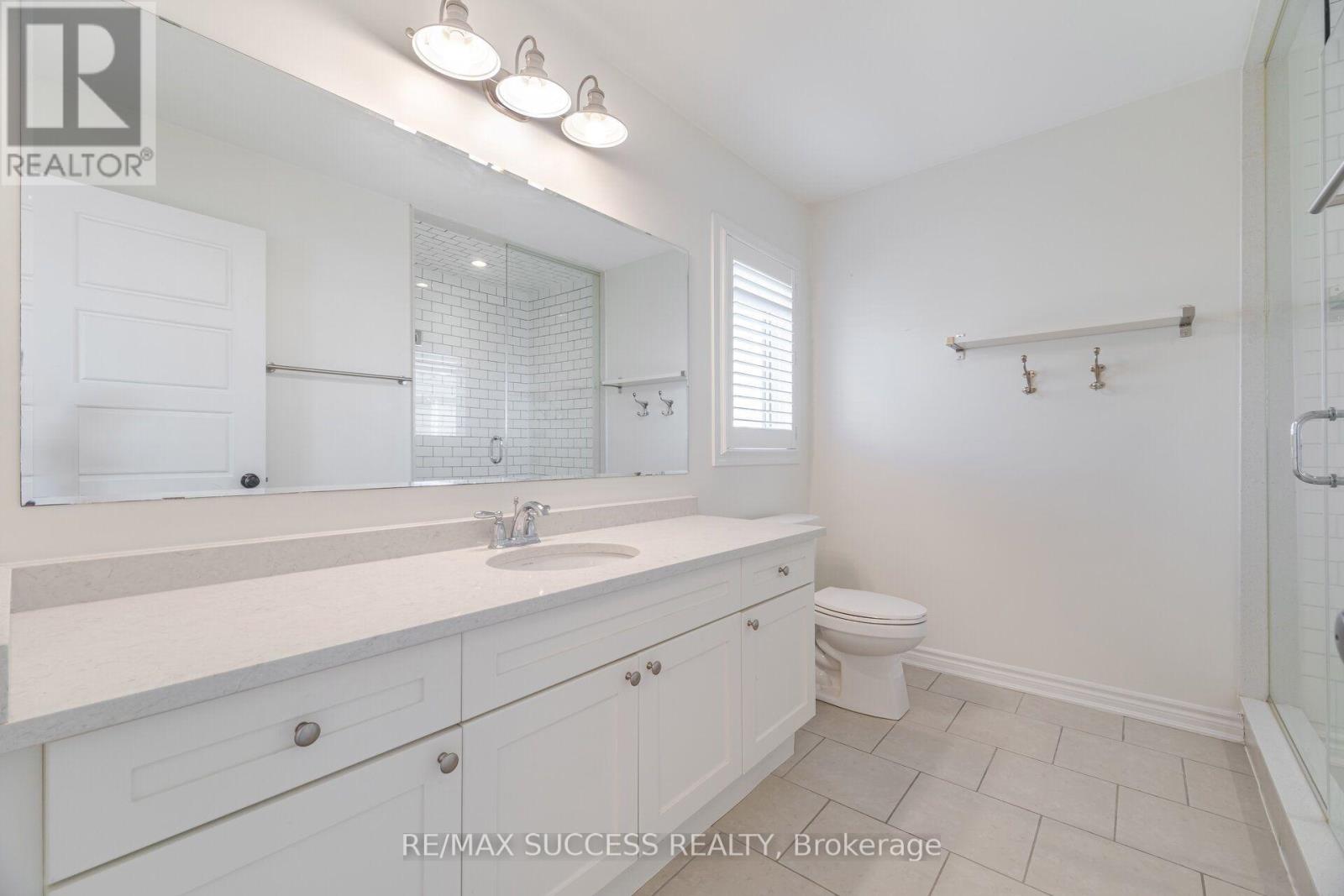 28 PICKETT PLACE - 30