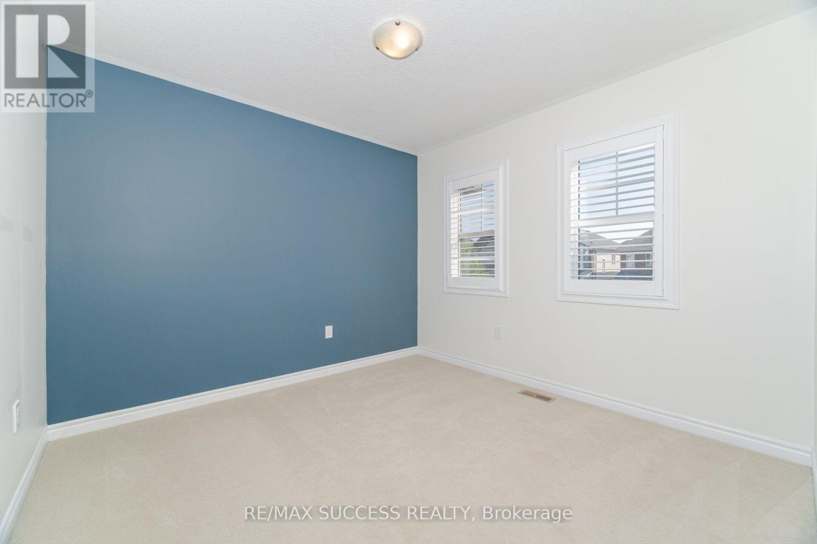 28 PICKETT PLACE - 35
