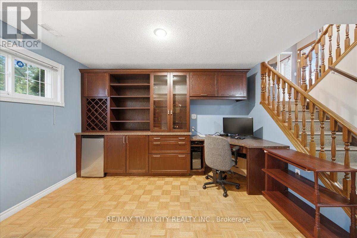 76 ENFIELD CRESCENT - 23